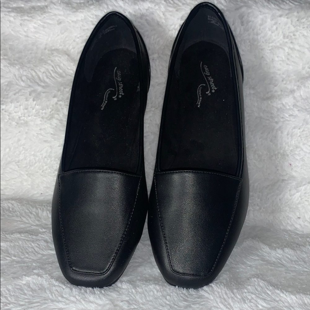 NWOT Easy Street Black Flats Sleek Minimalist Design - Picture 3 of 7